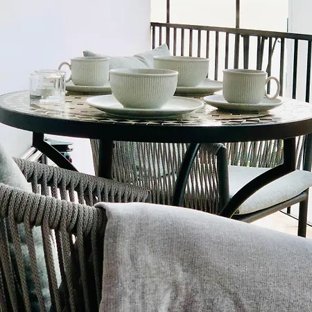 Amazing 2 Bedrooms In Centre Apartamento
